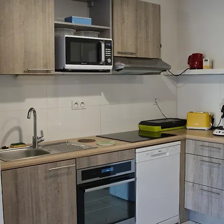 Avec Terrasse Et Jardin Apartament