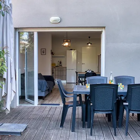 Avec Terrasse Et Jardin